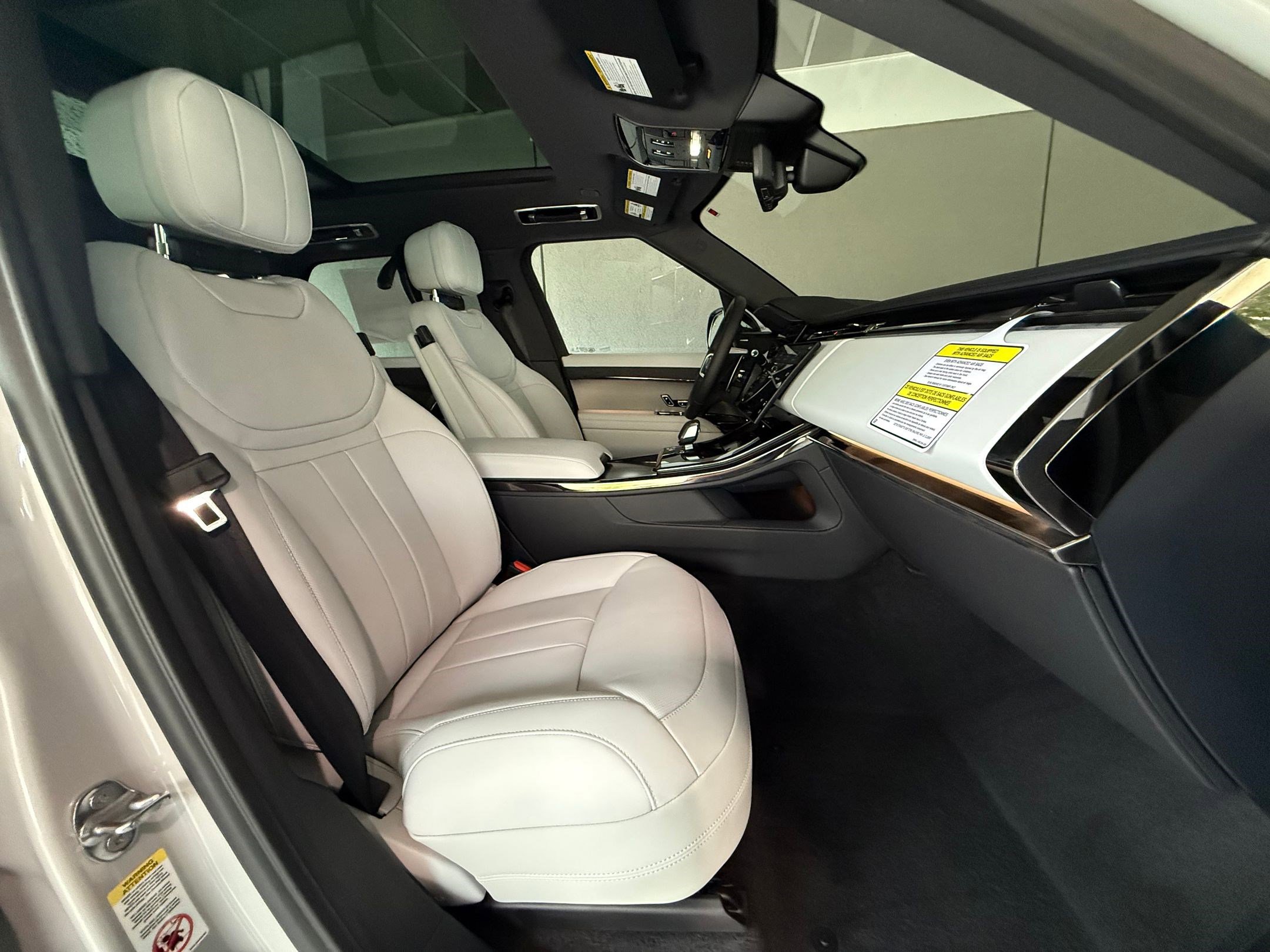 New 2026 Land Rover Range Rover Sport SE AWD/4WD image 33