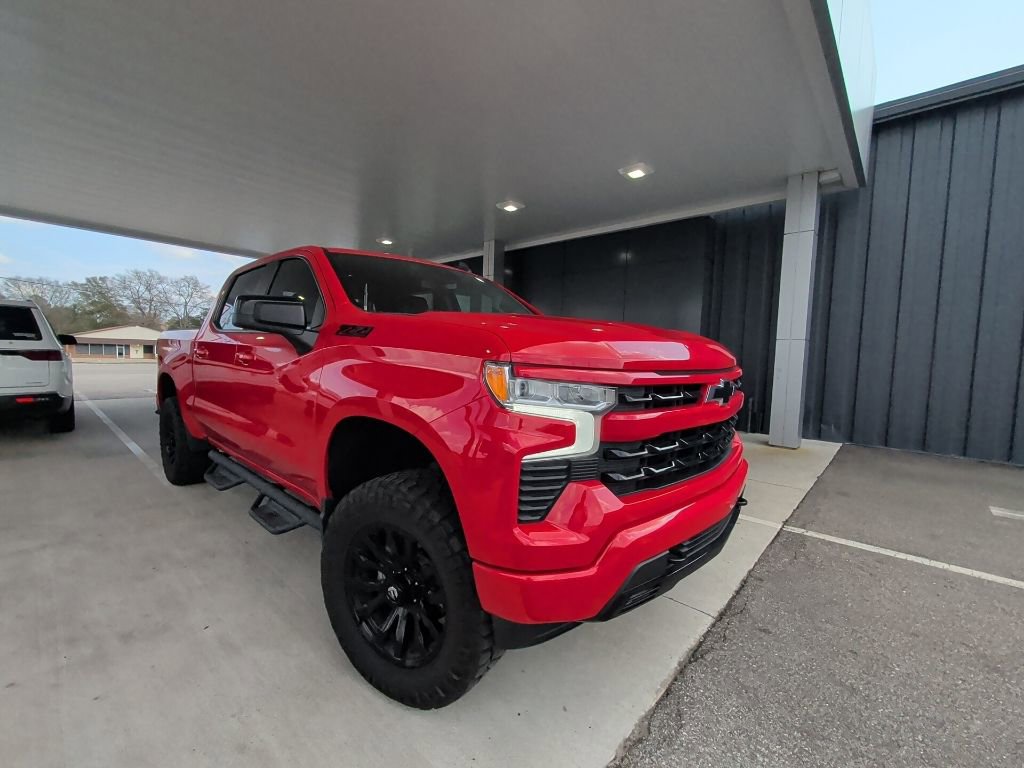 Used 2023 Chevrolet Silverado 1500 RST w/ Z71 Off-Road Package image 3