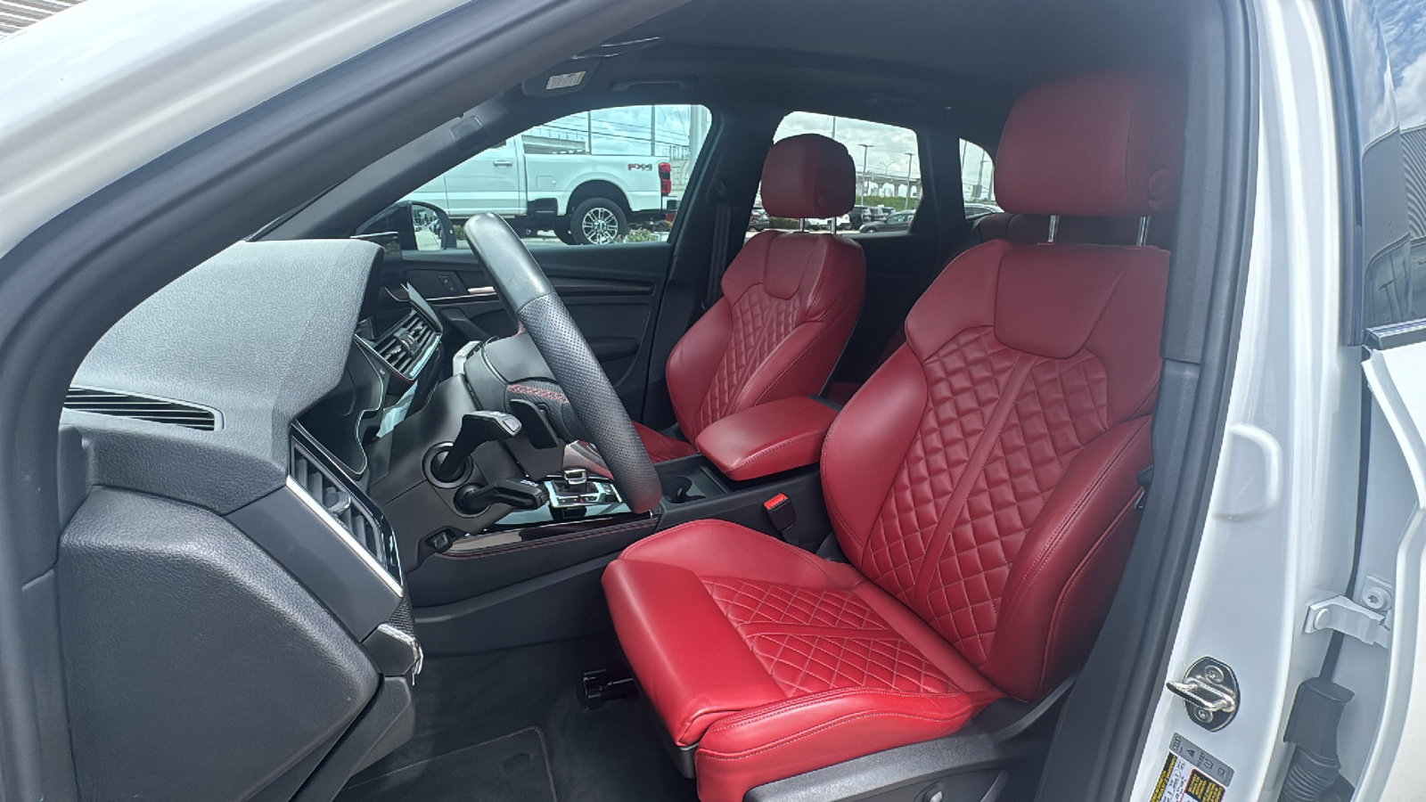Used 2024 Audi SQ5 Premium Plus w/ Premium Plus Package AWD/4WD image 14