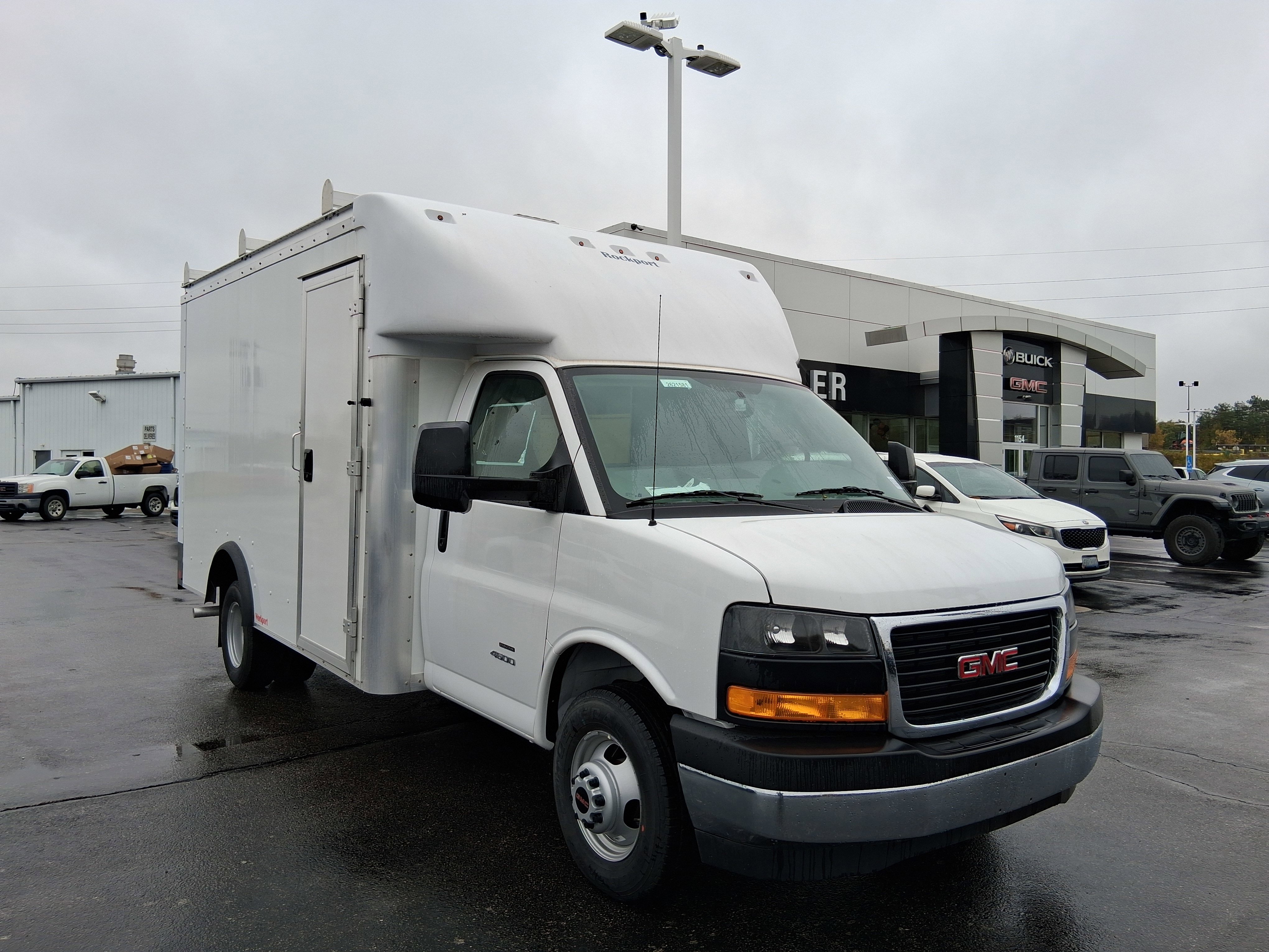New 2025 GMC Savana 3500 w/ Power Convenience Package image 4