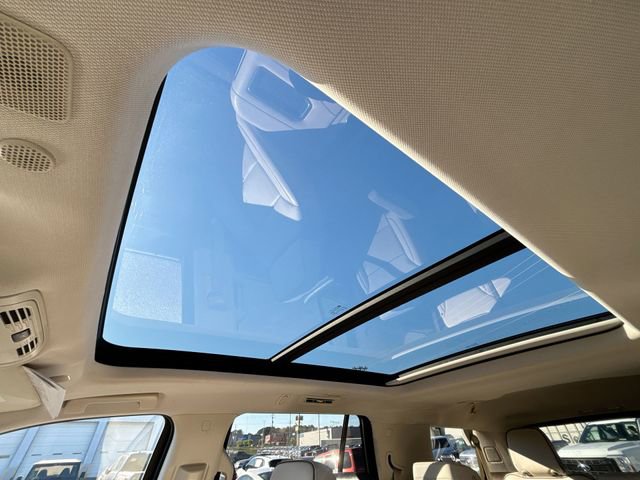 Used 2021 GMC Yukon Denali w/ Denali Ultimate Package image 32