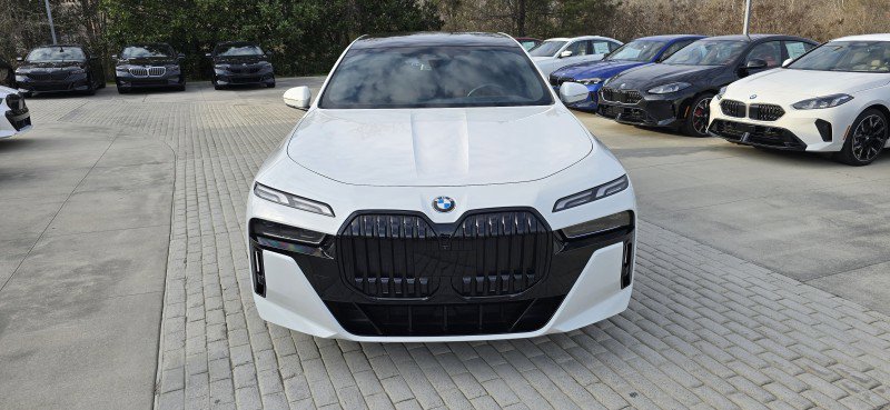 Certified 2023 BMW 740i image 2