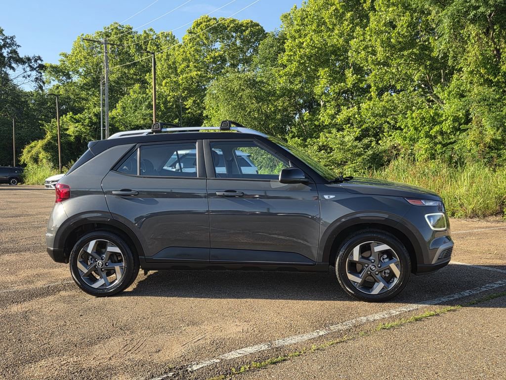 Certified 2024 Hyundai Venue Limited FWD image 3