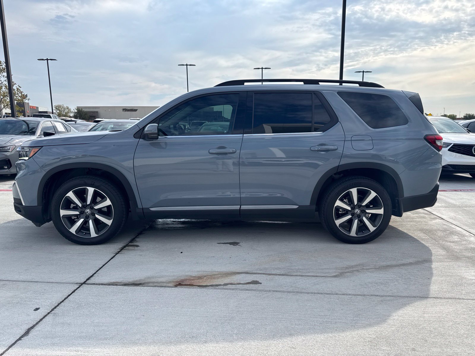 Used 2024 Honda Pilot Touring image 5
