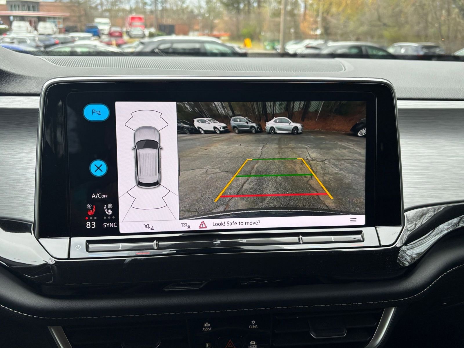 Used 2025 Volkswagen Atlas Cross Sport SE FWD image 25