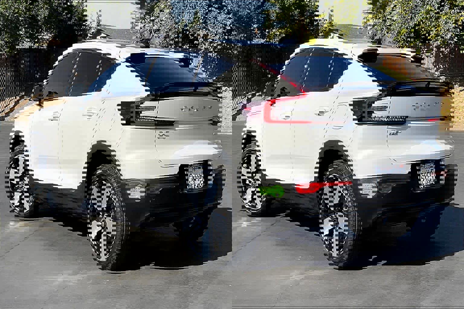 Used 2023 Volvo C40 P8 Recharge Ultimate image 14