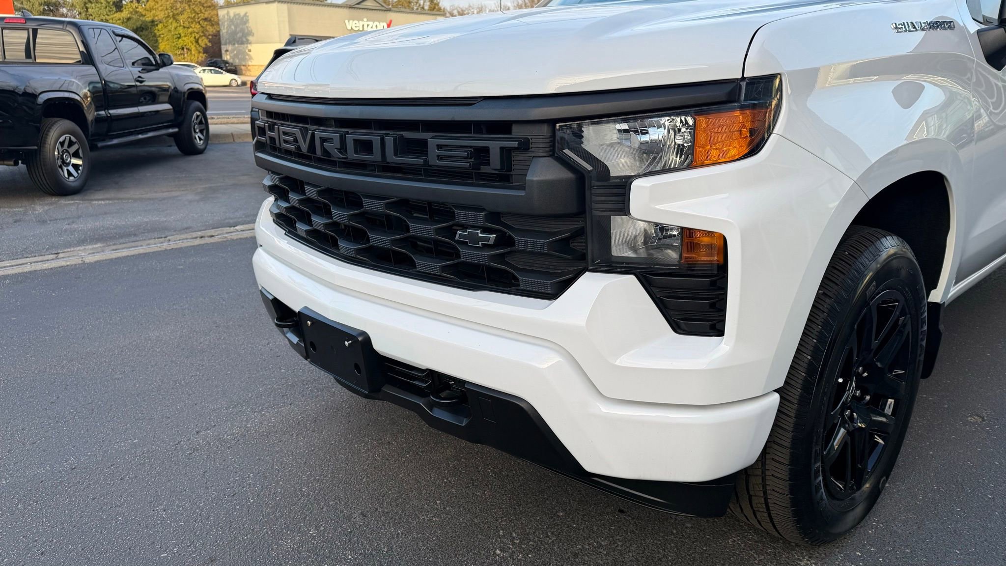Used 2023 Chevrolet Silverado 1500 Custom image 9