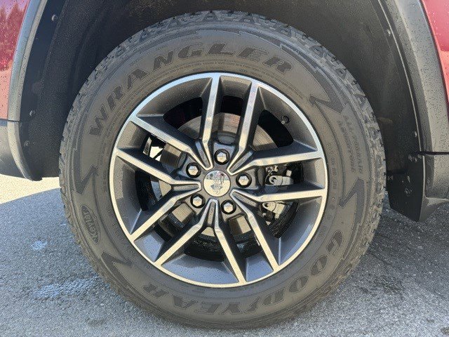 Used 2018 Jeep Grand Cherokee Laredo image 22