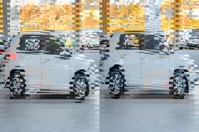 Used 2016 Volkswagen Golf S image 50