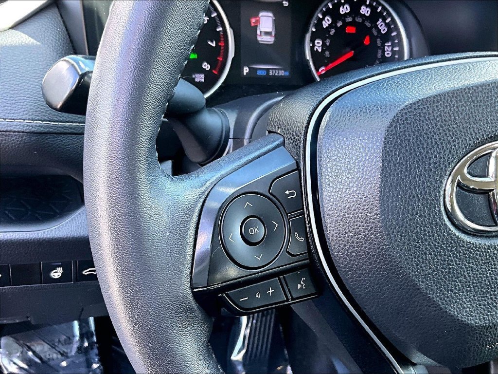 Used 2022 Toyota RAV4 XLE Premium AWD/4WD image 18