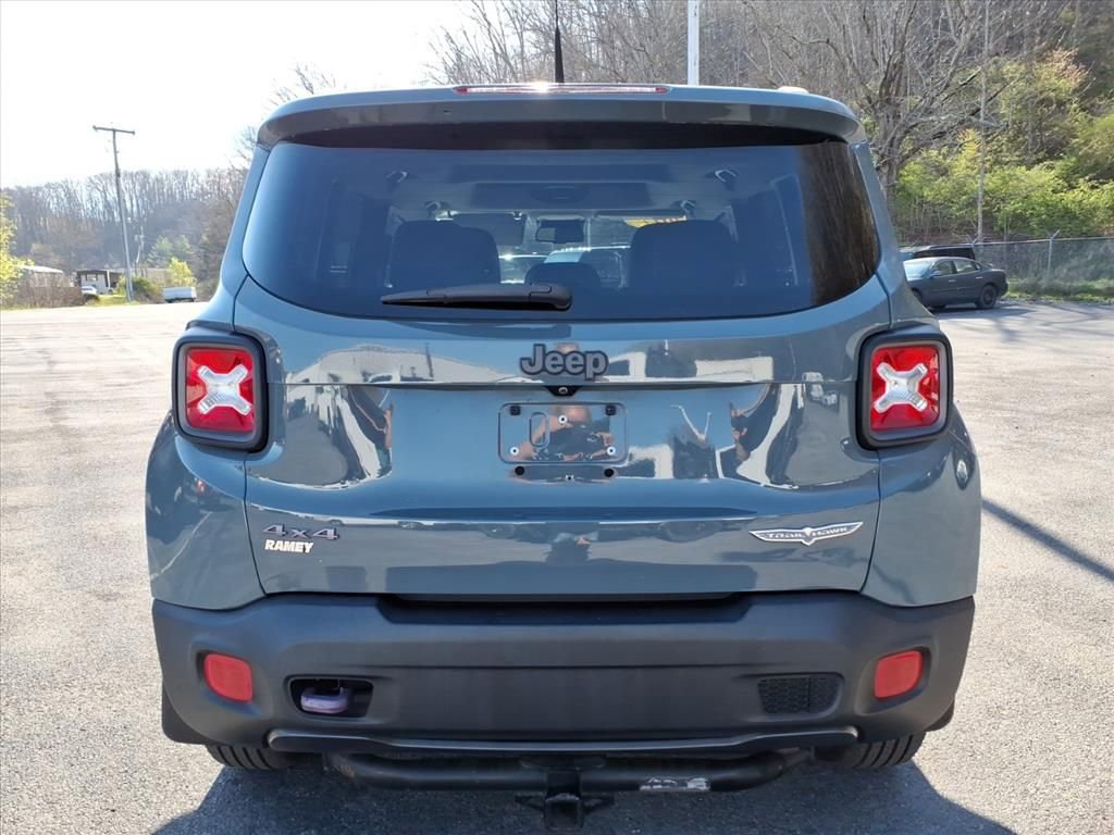 Used 2017 Jeep Renegade Trailhawk image 6