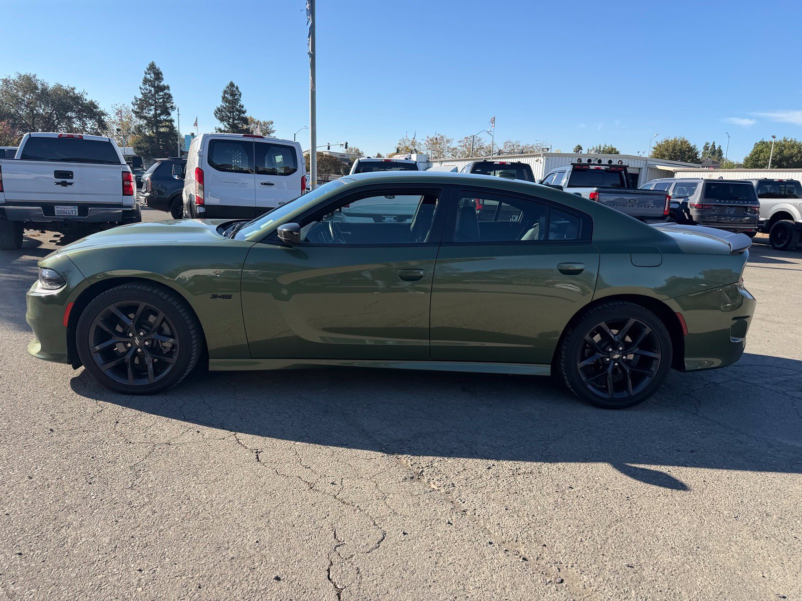 Used 2023 Dodge Charger R/T w/ Plus Group RWD image 2