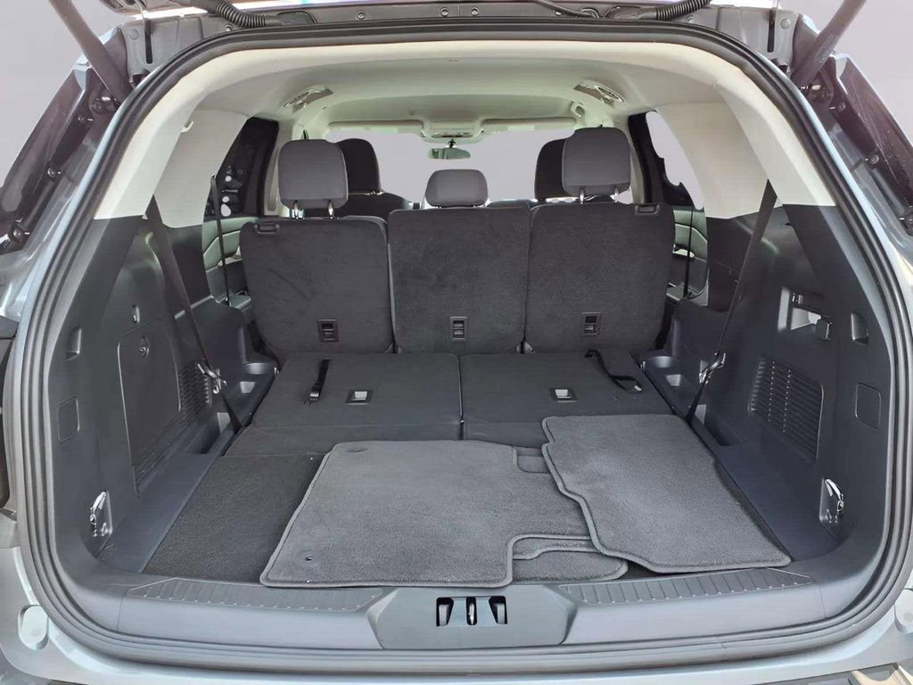 Used 2026 Ford Explorer Active RWD image 16