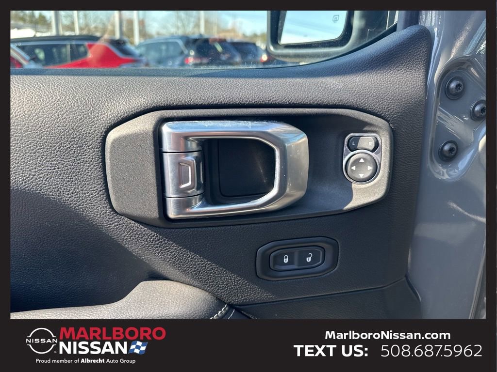 Used 2022 Jeep Wrangler Unlimited Sahara w/ Cold Weather Group image 20