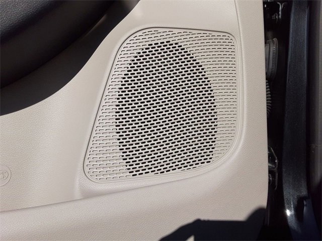 Certified 2021 Chrysler Pacifica Touring-L image 14