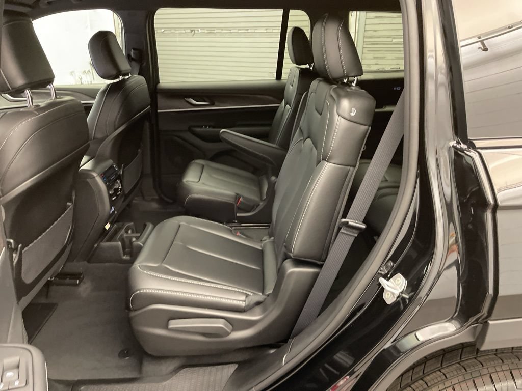 New 2025 Jeep Grand Cherokee L Limited RWD image 15