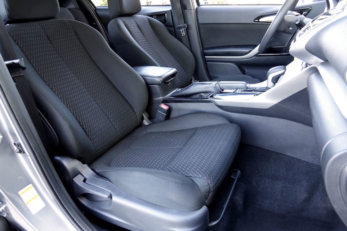 Used 2020 Mitsubishi Eclipse Cross LE image 8