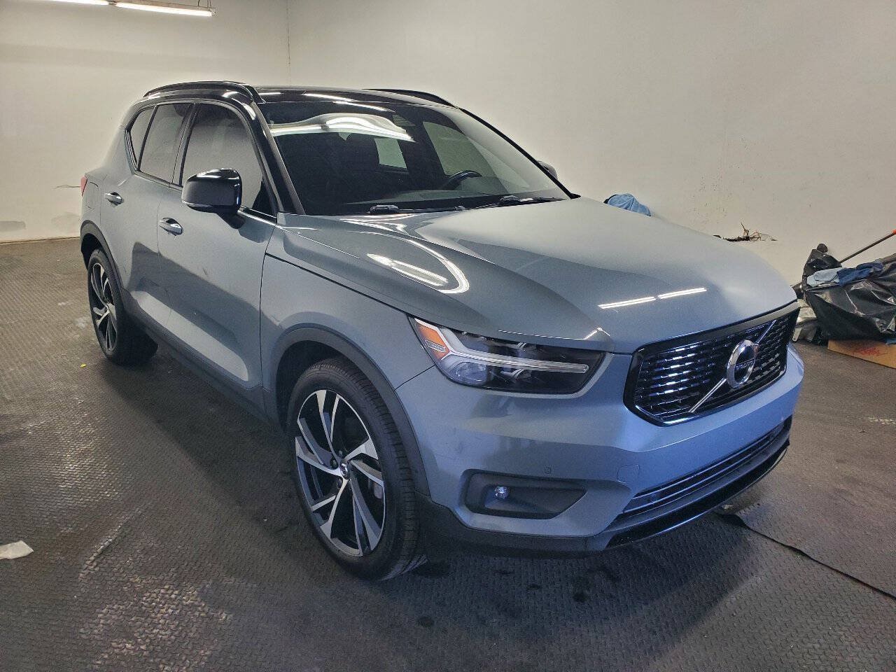 Used 2020 Volvo XC40 T5 R-Design AWD/4WD image 3
