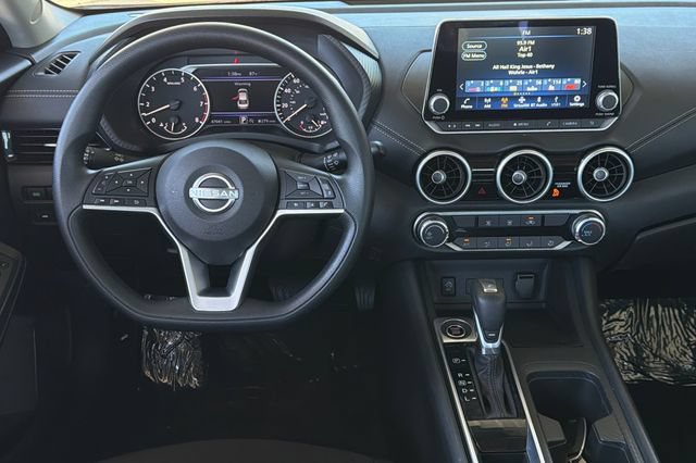 Used 2024 Nissan Sentra SV FWD image 17