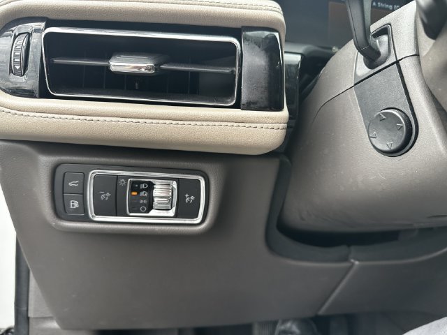 Certified 2023 Lincoln Aviator Grand Touring w/ Equipment Group 301A AWD/4WD image 31