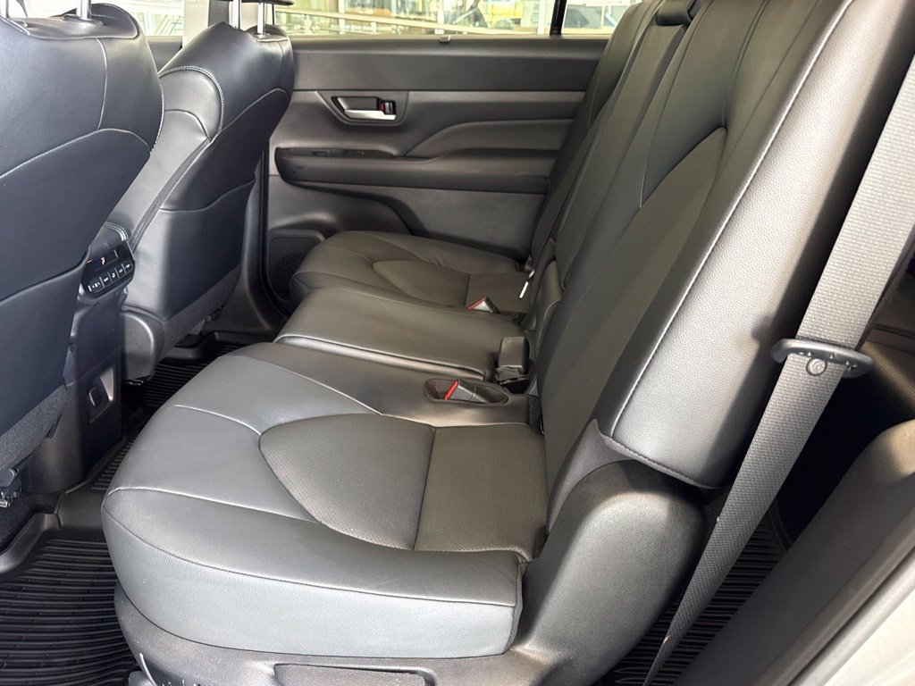 Certified 2024 Toyota Grand Highlander FWD image 35