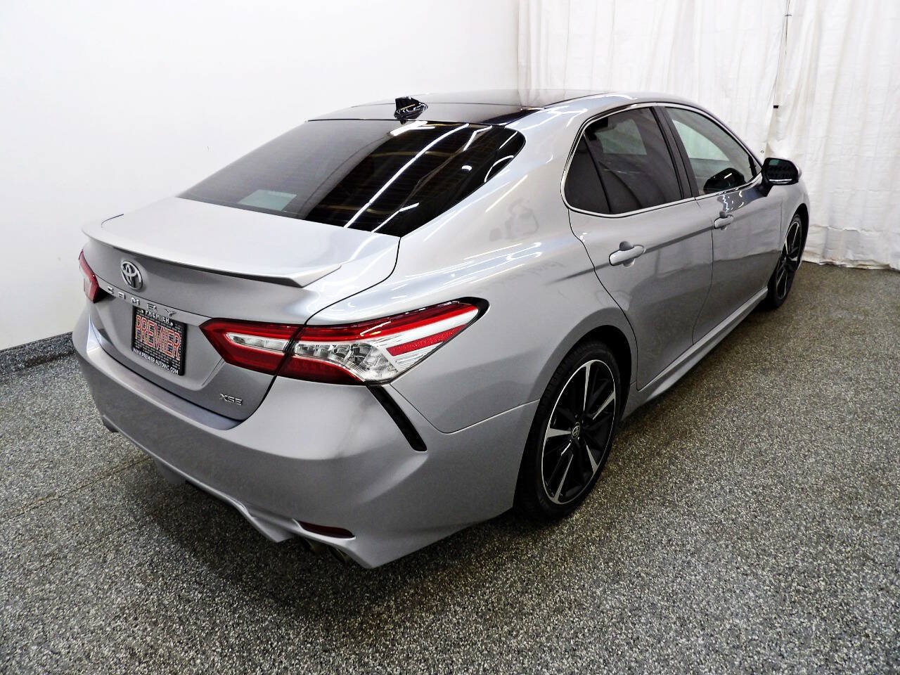 Used 2020 Toyota Camry XSE FWD image 6