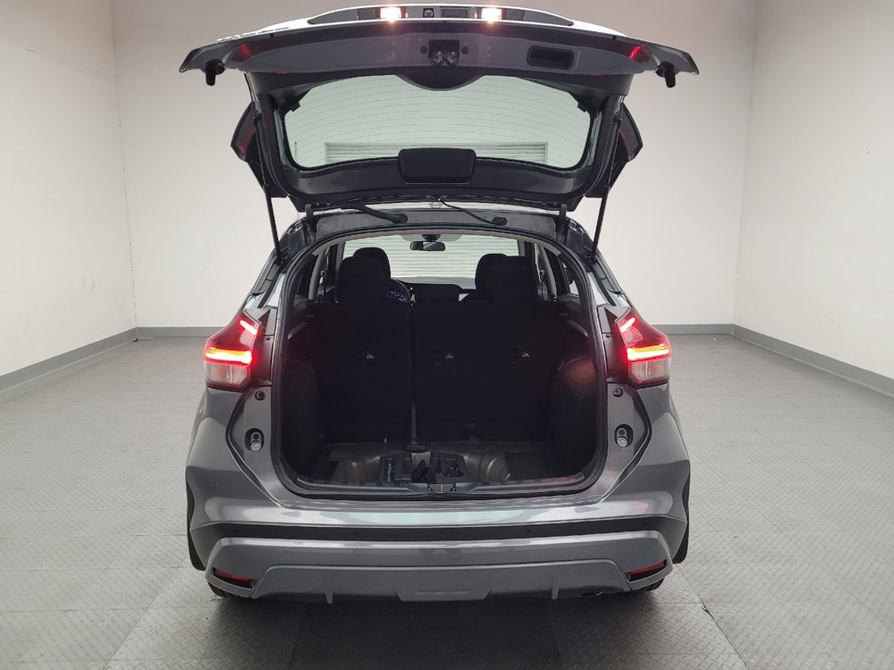 Used 2022 Nissan Kicks S image 29