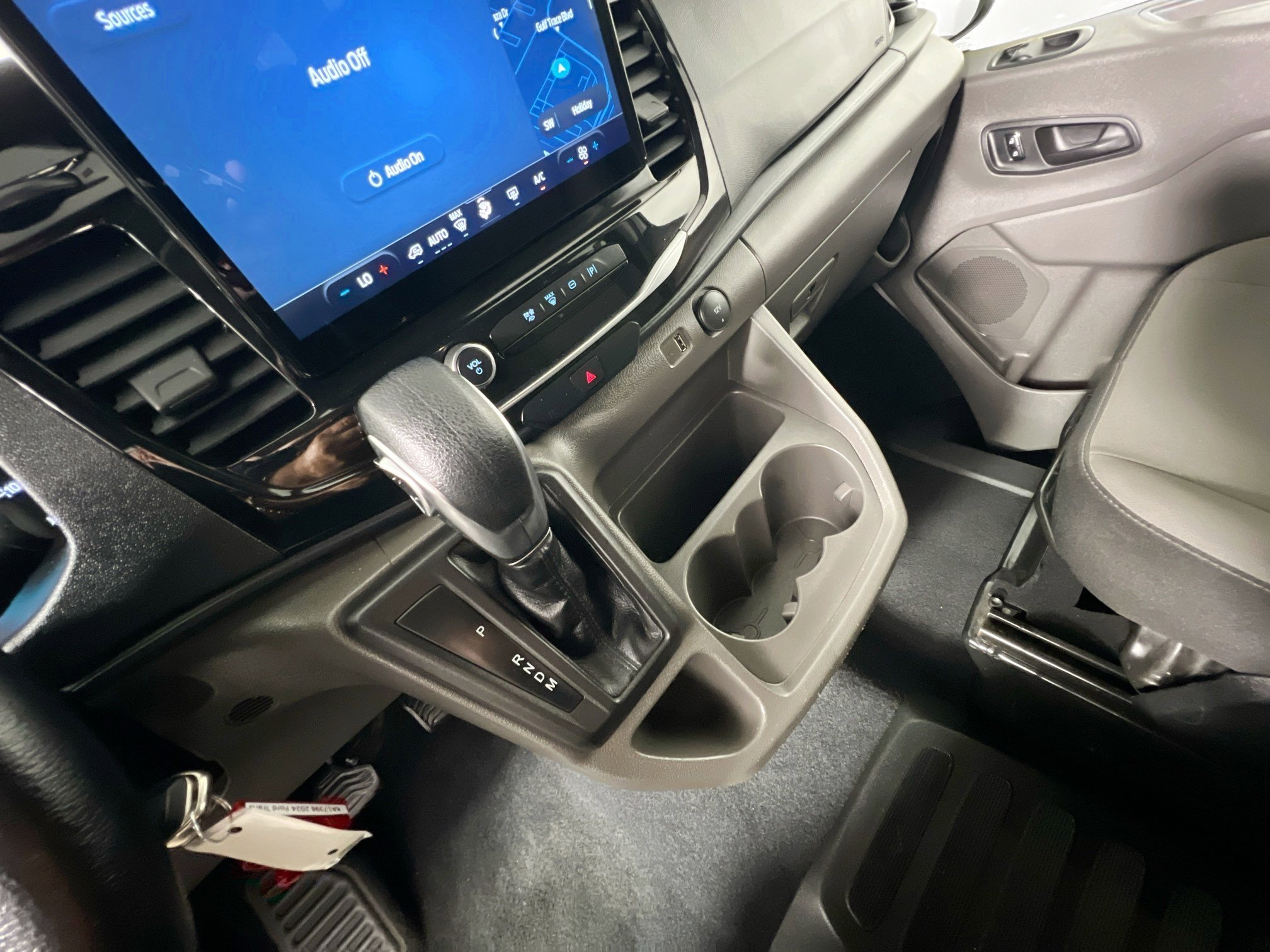 Used 2024 Ford Transit 350 XLT image 24