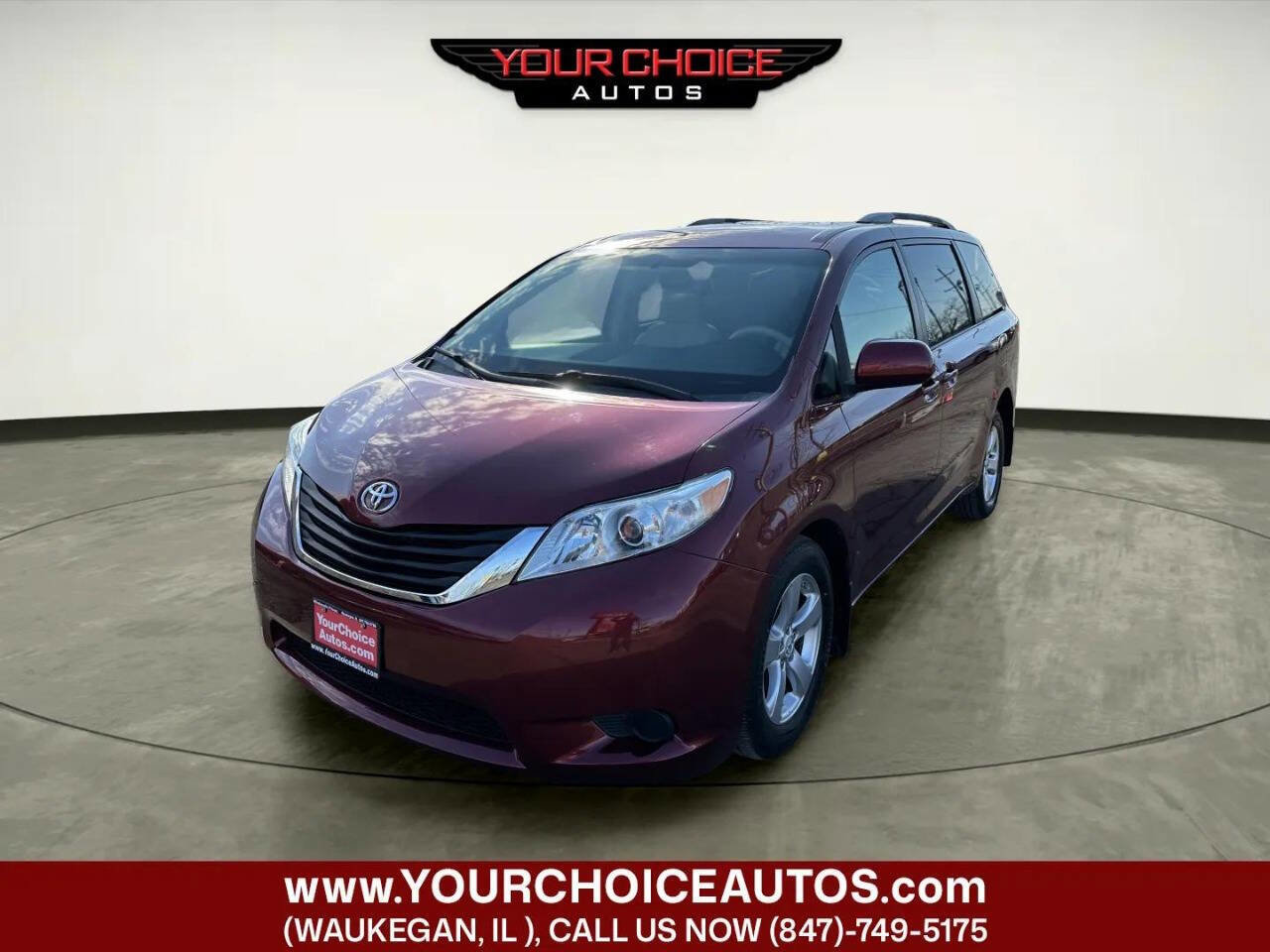 Used 2011 Toyota Sienna LE FWD image 2