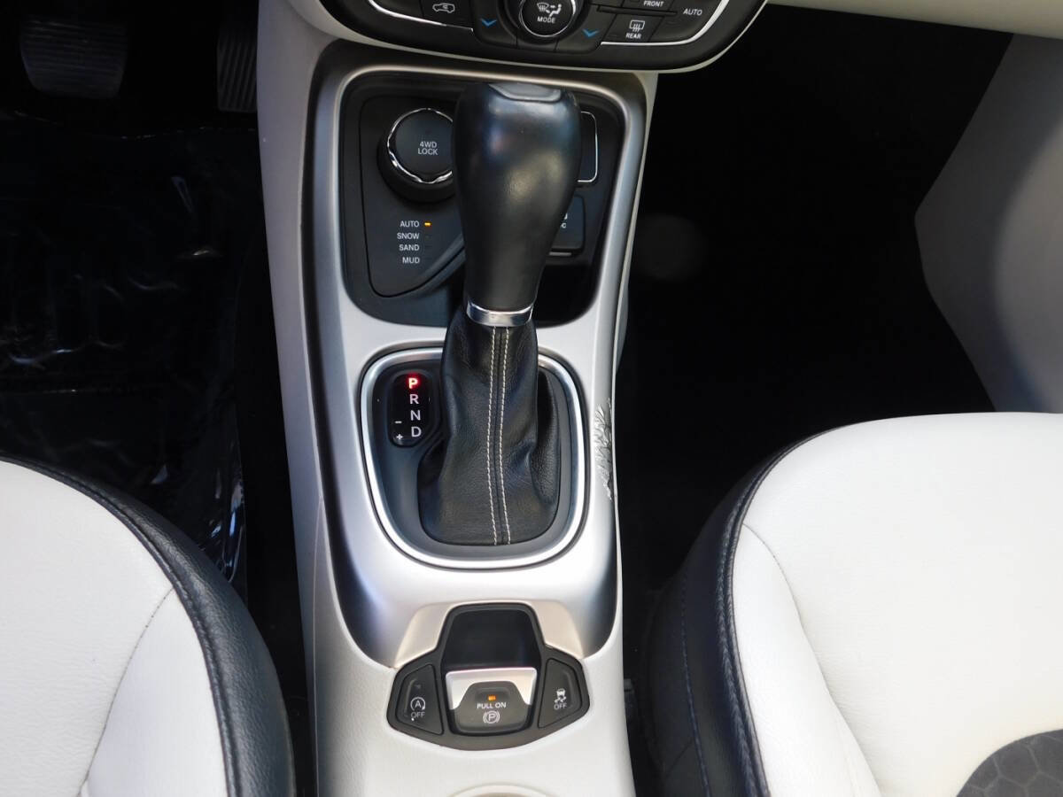 Used 2017 Jeep Compass Latitude w/ Popular Equipment Group image 17