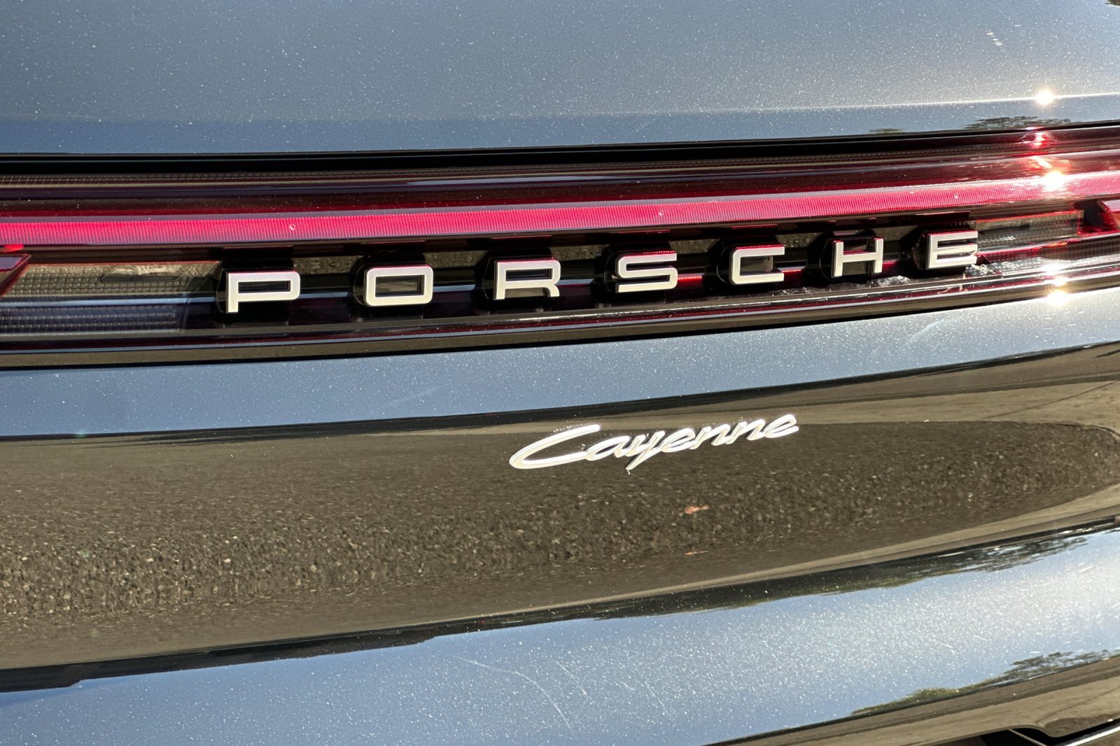 Used 2025 Porsche Cayenne AWD/4WD image 27
