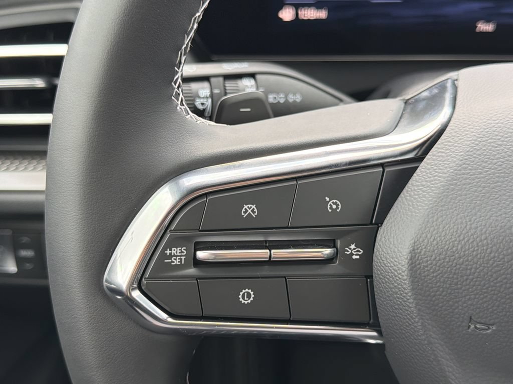 New 2026 Chevrolet Traverse LT w/ Sun and Wheel Package FWD image 18