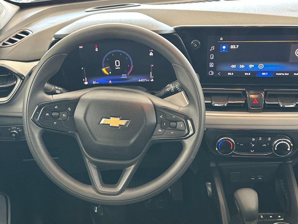 Used 2025 Chevrolet TrailBlazer LT FWD image 13