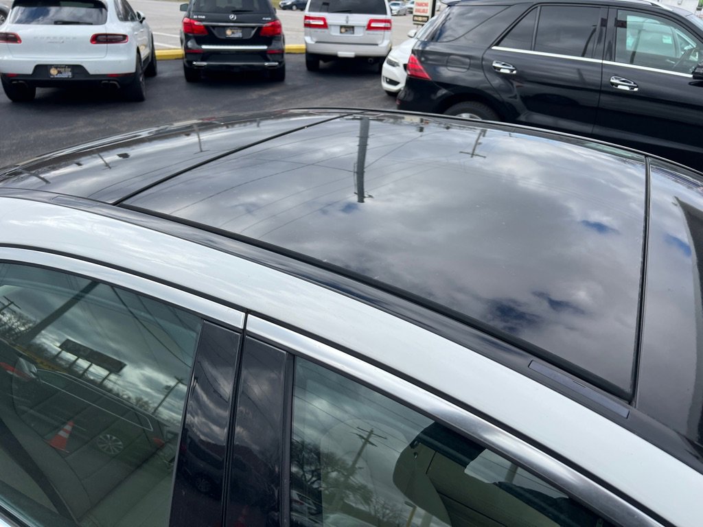 Used 2015 Mercedes-Benz C 300 4MATIC Sedan image 40