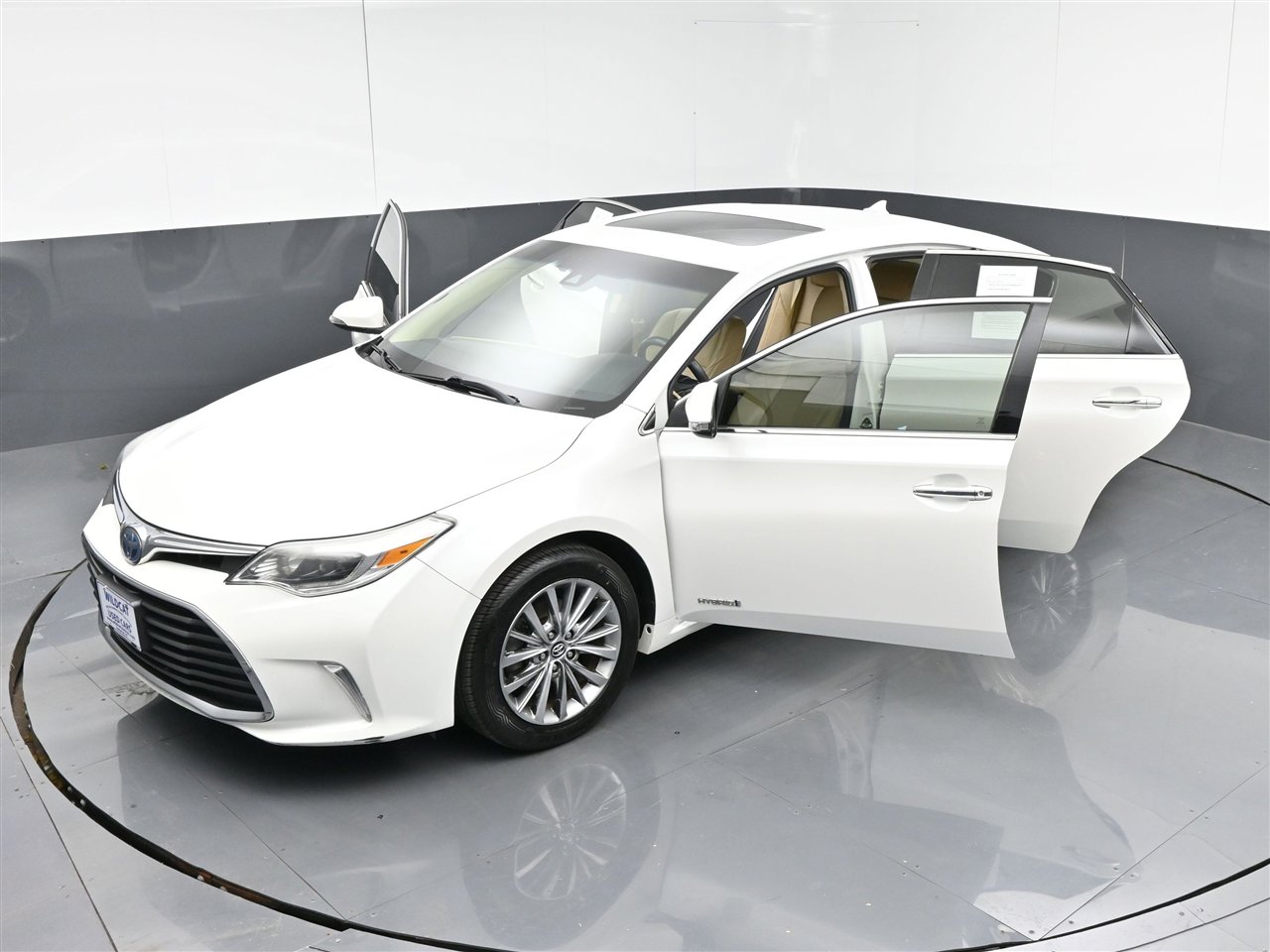 Used 2016 Toyota Avalon Limited image 39