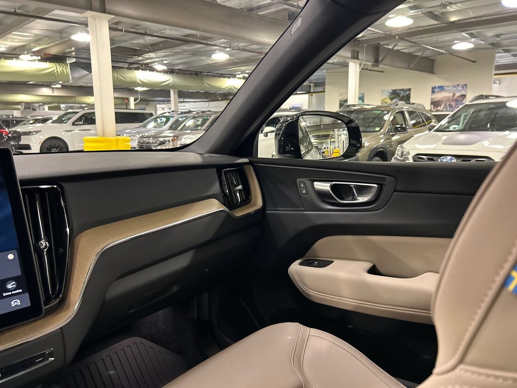 Used 2026 Volvo XC60 B5 Plus w/ Protection Package Premier AWD/4WD image 24