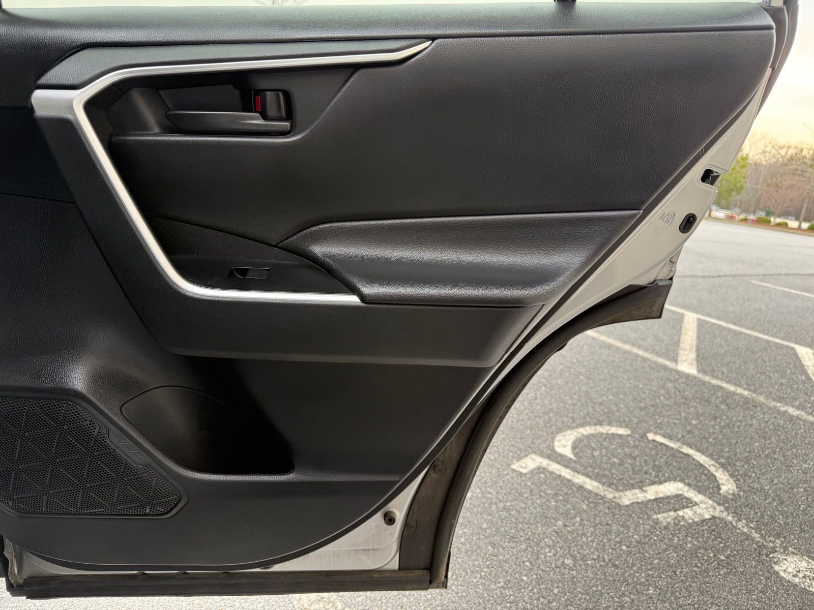 Used 2021 Toyota RAV4 LE image 44