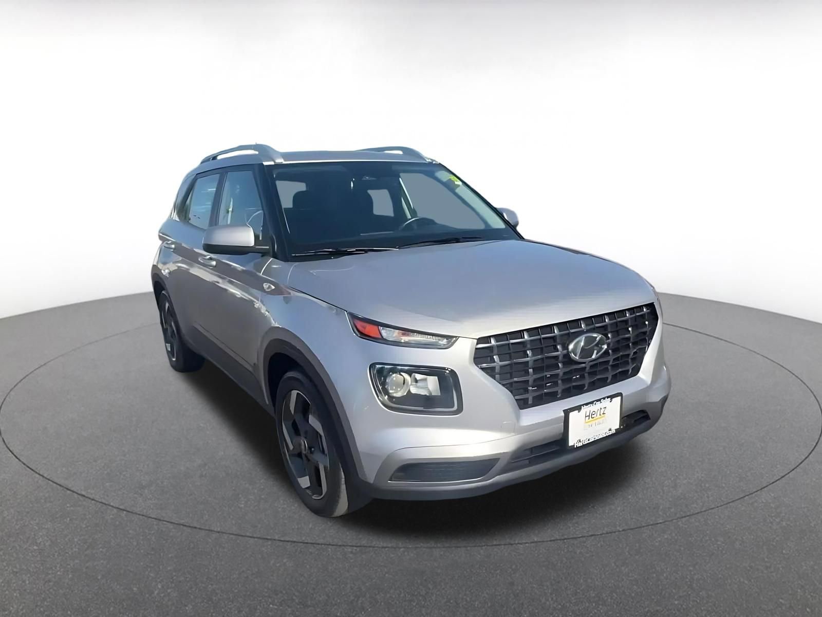 Used 2025 Hyundai Venue SEL FWD image 3