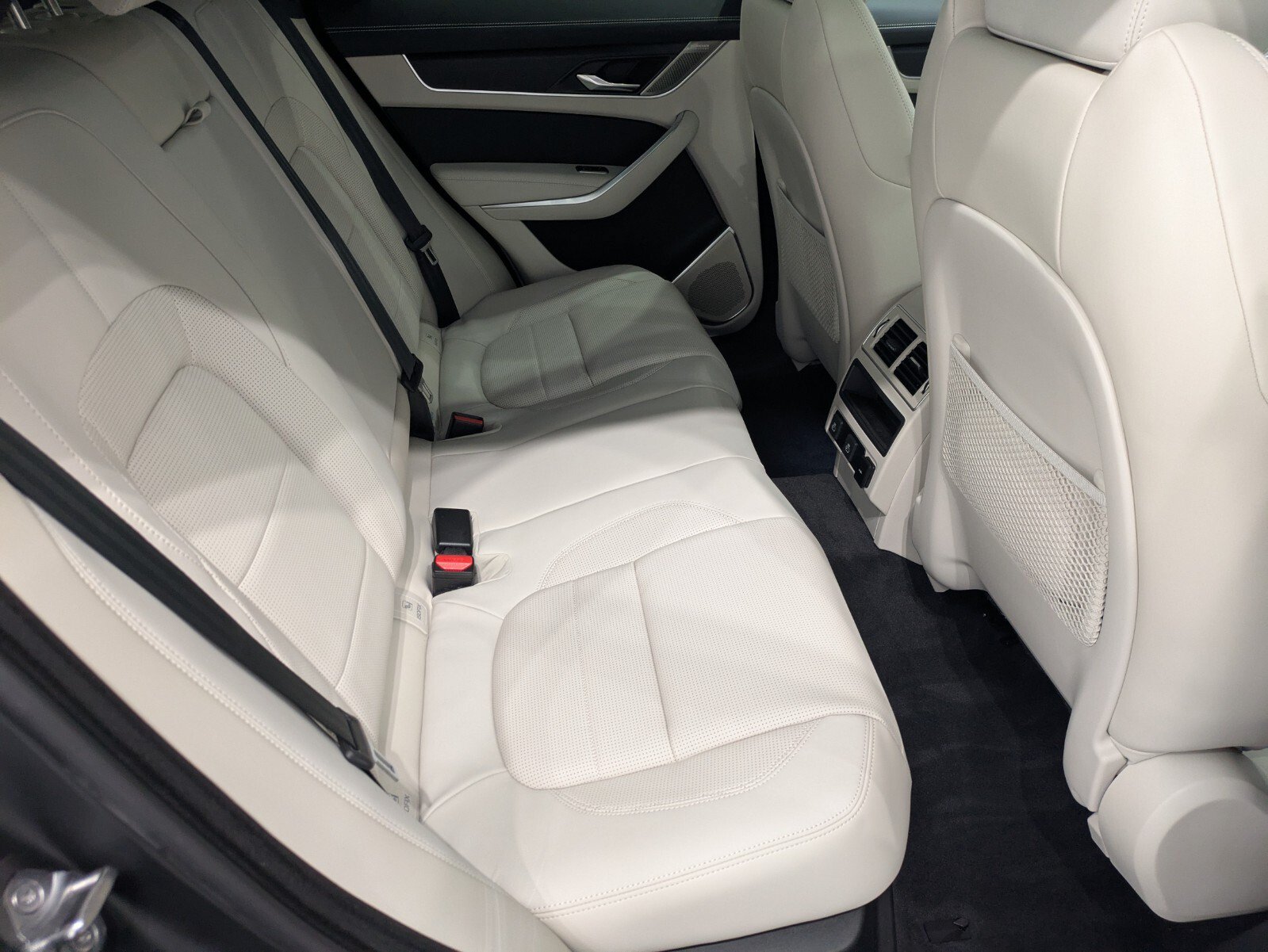 New 2026 Jaguar F-PACE R-Dynamic S AWD/4WD image 21