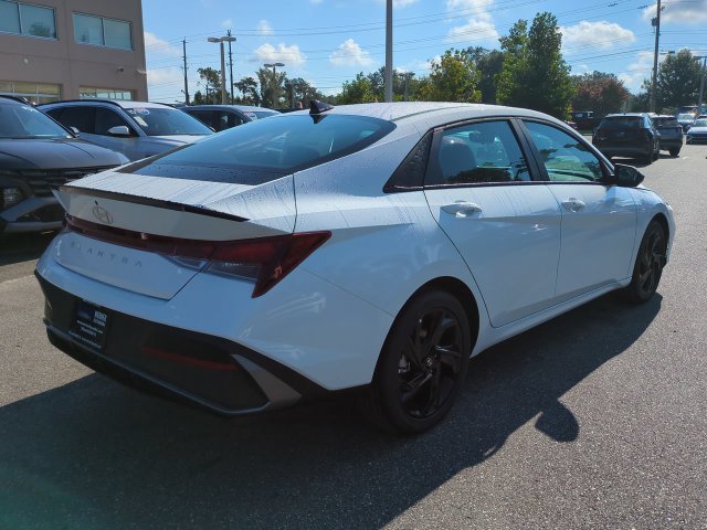 New 2026 Hyundai Elantra SEL Sport FWD image 5
