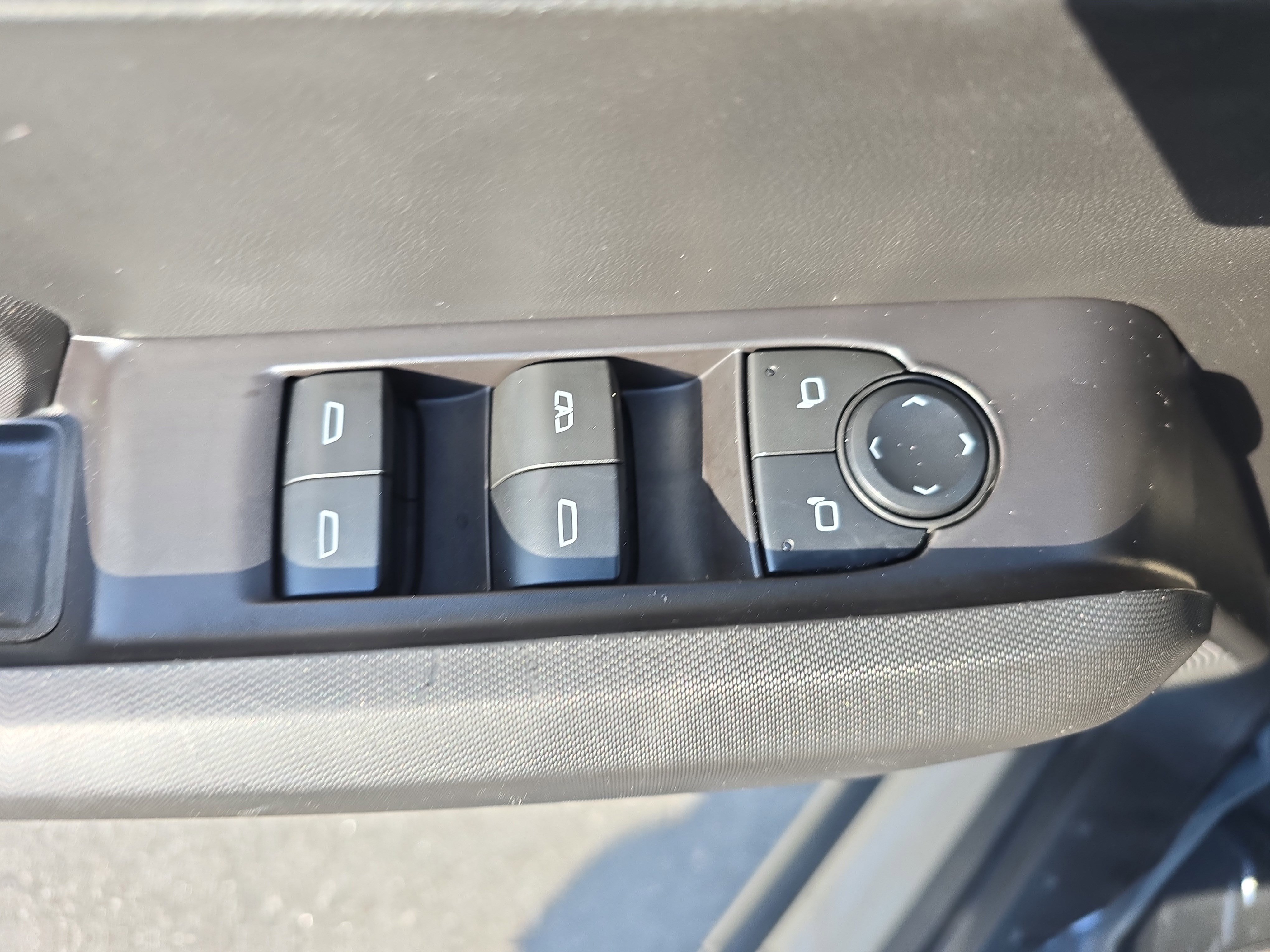 Used 2024 Chevrolet Colorado Trail Boss w/ Technology Package AWD/4WD image 25