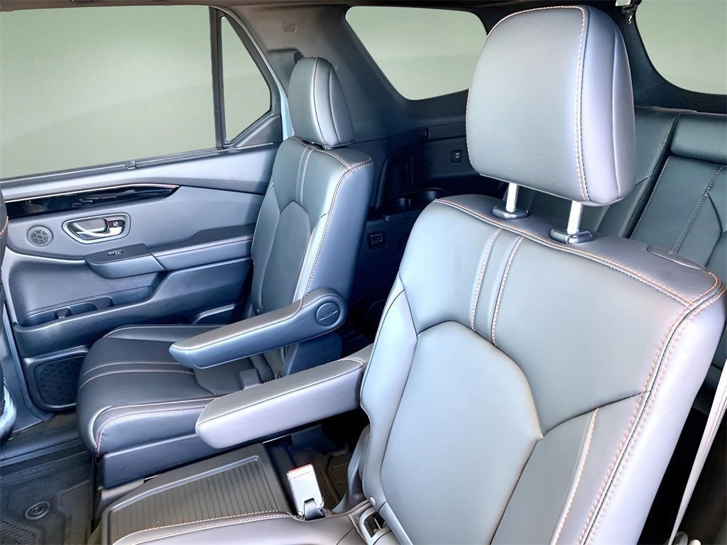 Used 2025 Honda Pilot TrailSport image 20