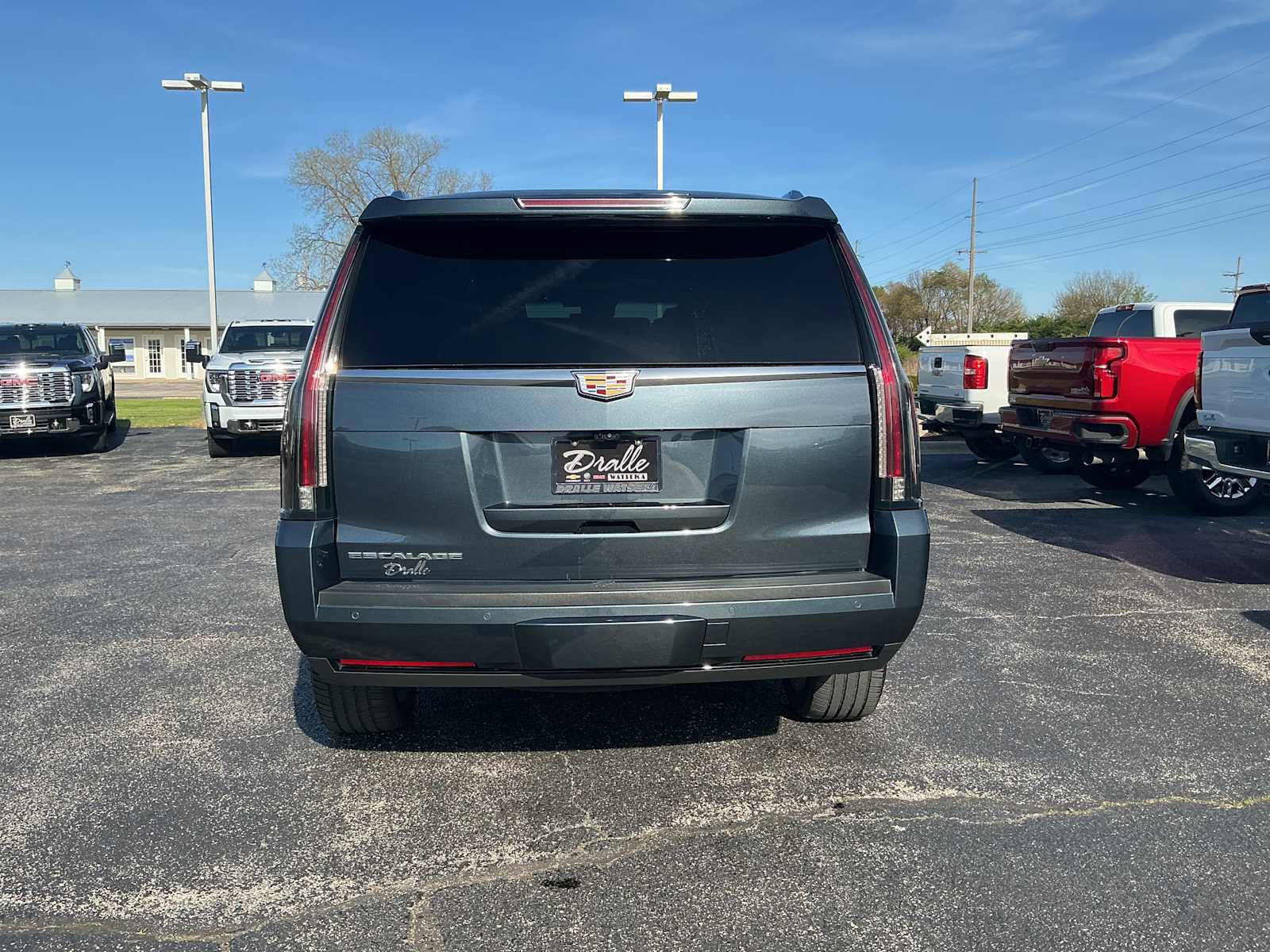 Used 2020 Cadillac Escalade Premium Luxury AWD/4WD image 6