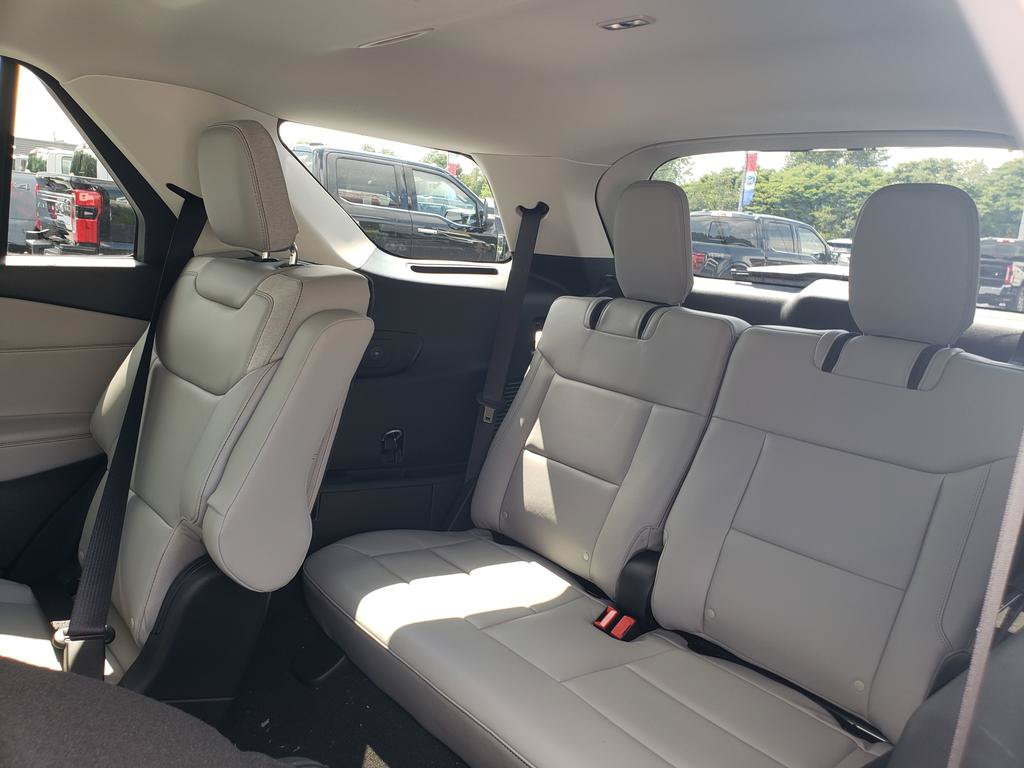 New 2026 Ford Explorer Active w/ Active Comfort Package AWD/4WD image 8