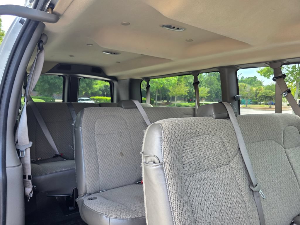 Used 2025 Chevrolet Express 3500 LT w/ LT Preferred Equipment Group RWD image 30