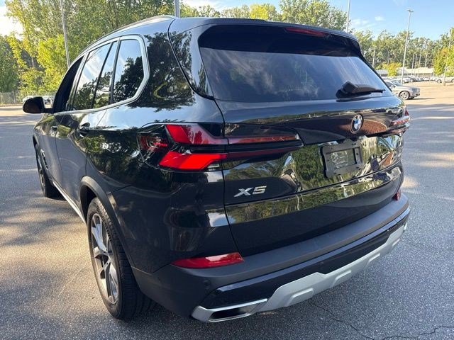 Used 2024 BMW X5 xDrive40i w/ Parking Assistance Package AWD/4WD image 15