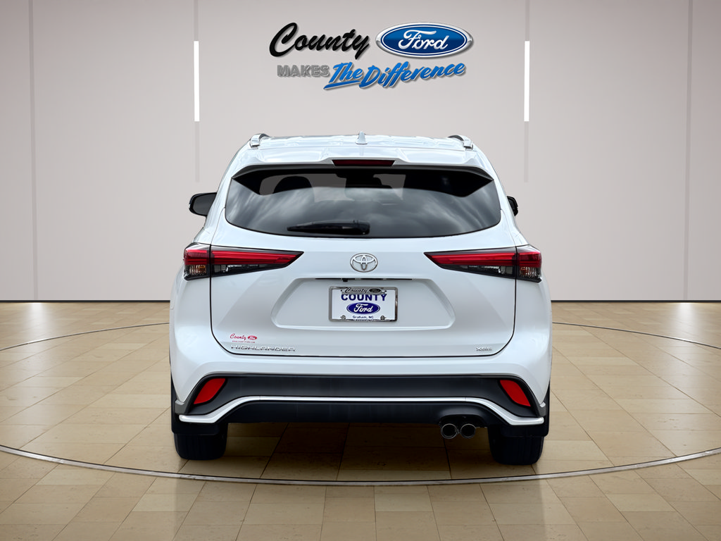 Used 2023 Toyota Highlander XSE FWD image 4