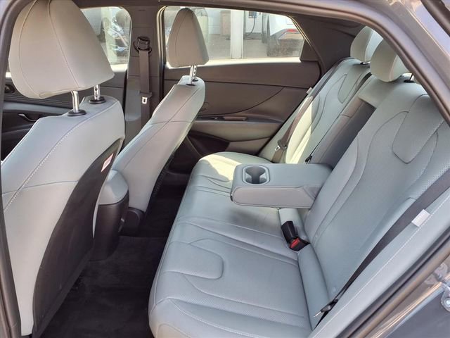 Used 2025 Hyundai Elantra Limited image 17
