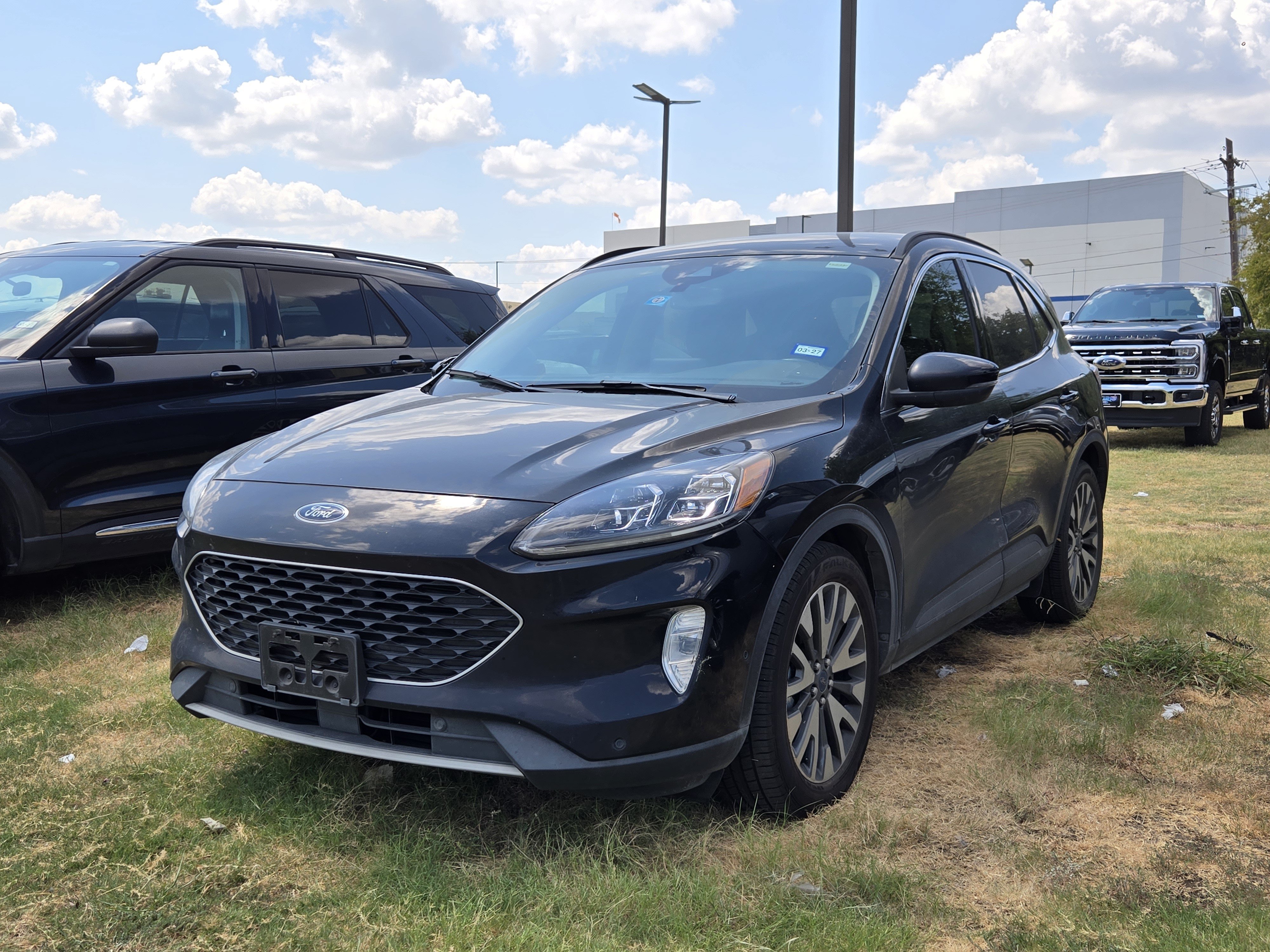 Used 2020 Ford Escape Titanium FWD image 3