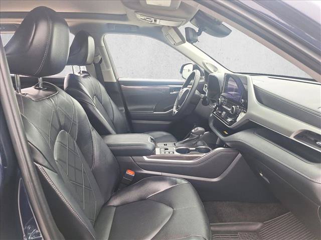 Used 2023 Toyota Highlander Platinum AWD/4WD image 21